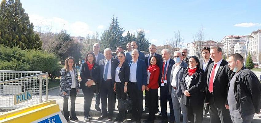 CHP’li Vekiller Halkla Dertleşti