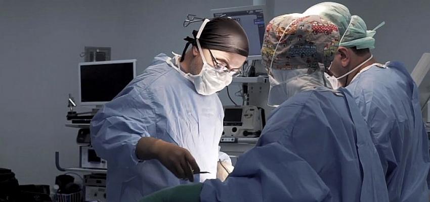 Prof. Dr. Ayşan: Tiroid bezinin tamamı alınmadan tiroid kanseri tedavisi mümkün