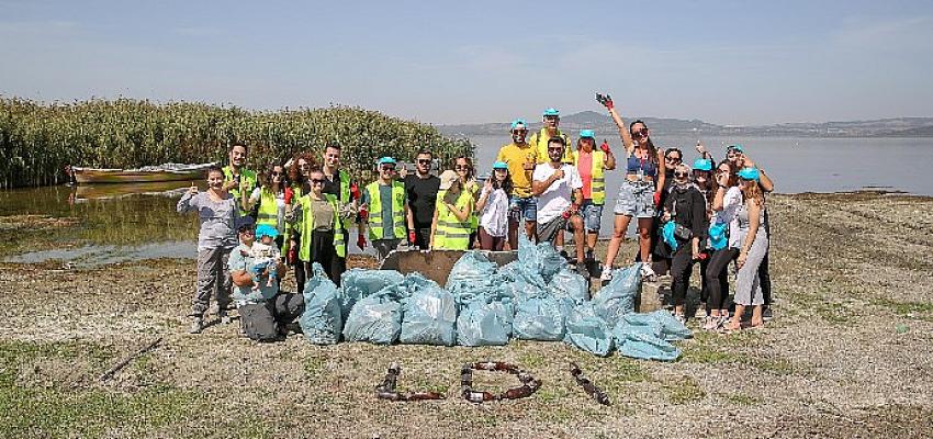 Dünya Temizlik Günü’nde çevreye atılan atıkları topladılar 