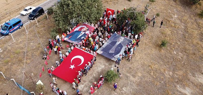 Zafer Yolu kafilesi Takmak'ta