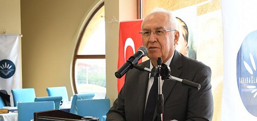 Başkan Selvitopu Öğretmenler Günü'nü kutladı