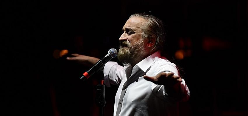 Cumhuriyet Bayramı Yenişehir'de Volkan Konak konseriyle kutlandı