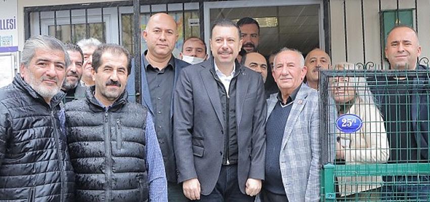 Ak Parti İzmir Milletvekili Mahmut Atilla Kaya'dan istemezükçülere Karabağlar'da salvo: Buca ve Karabağlar bahane, Urla'daki rant dostluğu şahane