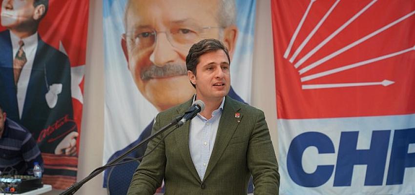 CHP İzmir İl Başkanı Deniz Yücel Seferihisar'da Cumhuriyet Halk Partili kadınlarla kahvaltıda buluştu