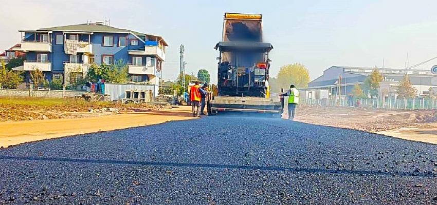 Kartepe'de 3 caddede üstyapı yenilendi