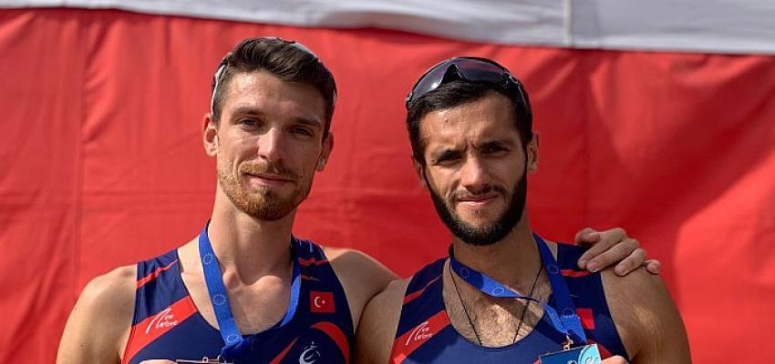 Kürek Milli Takımı'ndan Bir Altın Bir Bronz