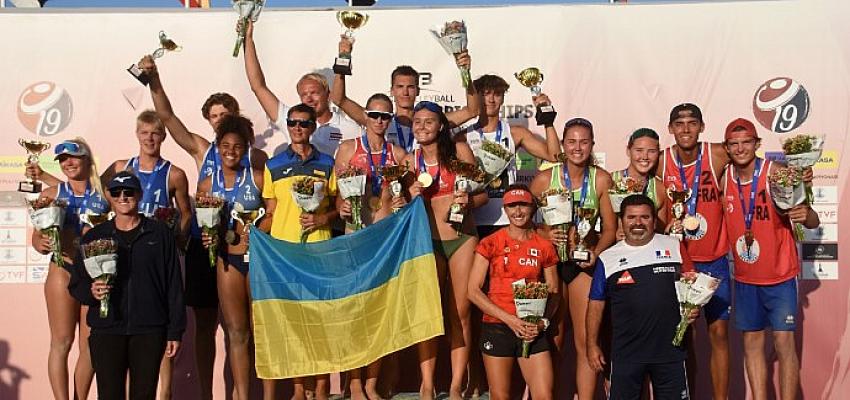 Dikili'de zafer Ukrayna ve Letonya'nın