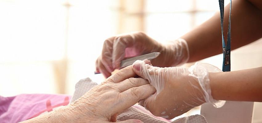 Kadıköy Belediyesi ‘Evde Kuaförlük' Hizmetine Devam Ediyor