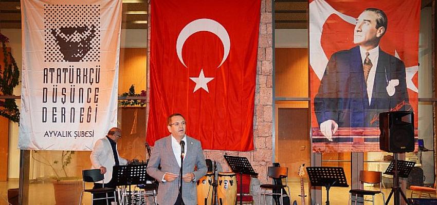 Ayvalık Atatürkçü Düşünce Derneği’nden Dayanışma Yemeği