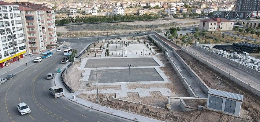 Cevher Dudayev Mahallesi’ndeki Parkın Yapımı Sürüyor