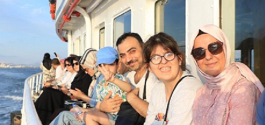Kocaeli Belediyesi Yaşlı ve özel bireylere mehtap turu