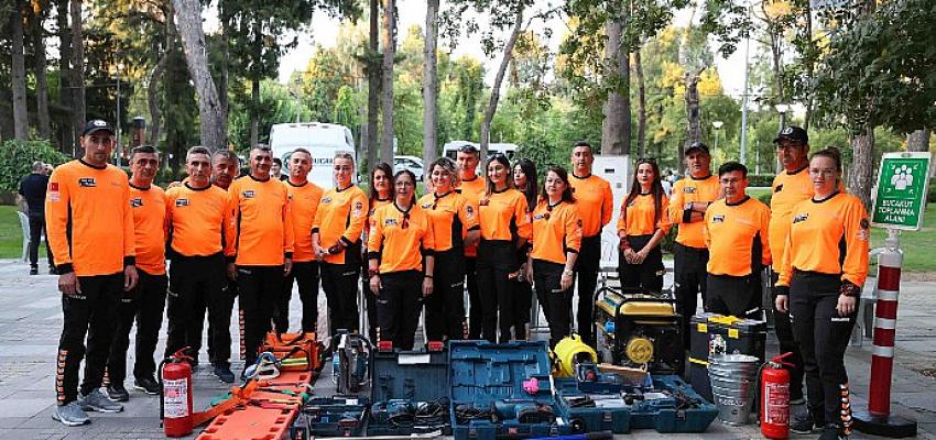 Buca Belediyesi İzmir'de AFAD akreditasyon belgesi alan ilk belediye oldu