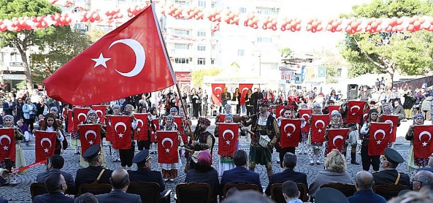 Cumhuriyet Bayramı Bergama'da coşku ile kutlandı