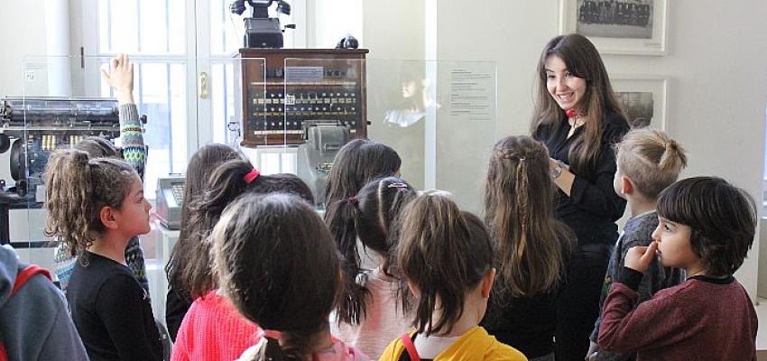 İş Sanat'tan Ara Tatil Atölyeleri I İş Sanat Çocukları Ara Tatilde Müzelerine bekliyor