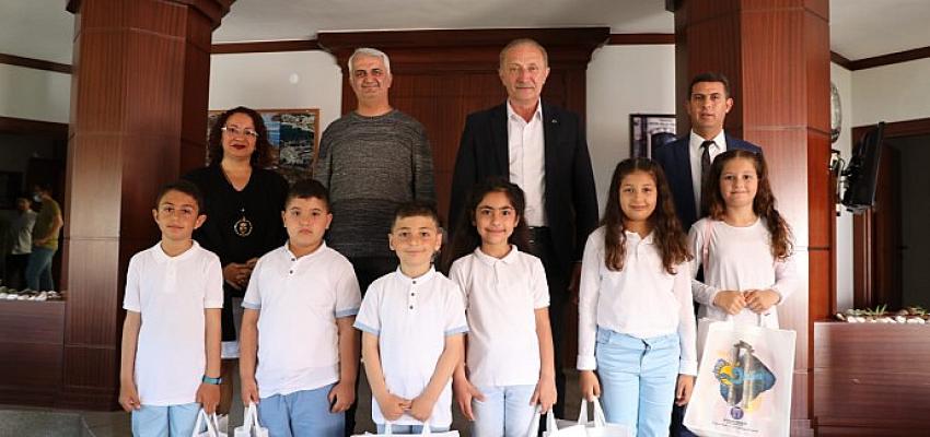 Didimli Miniklerden Başkan Atabay'a Sürpriz Ziyaret
