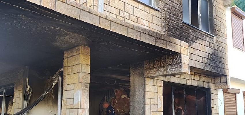 Aydın Büyükşehir Belediyesi İtfaiyesi'nden Güzelçamlı'daki yangına müdahale