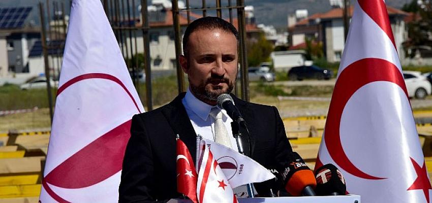 Yakın Doğu Oluşumu, KKTC'de yatırımını tamamladığı Dr. Suat Günsel Devlet İlkokullarından üçüncüsünü, 19 Ağustos’ta Gazimağusa’da devlete teslim edecek