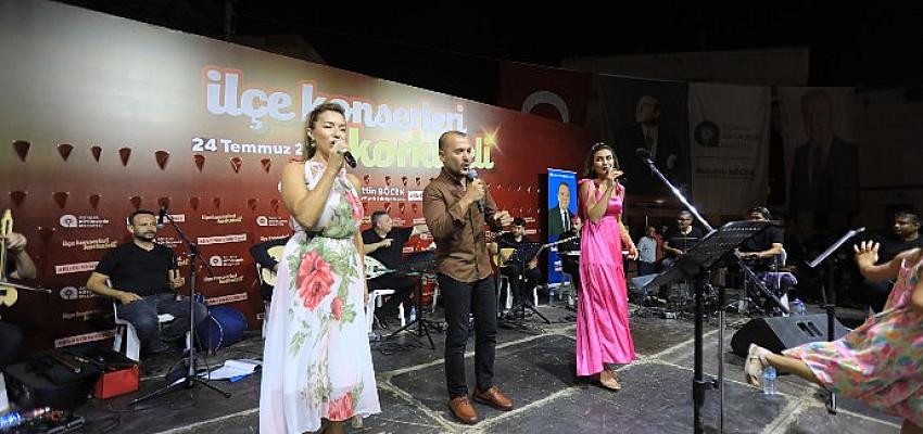 Antalya Büyükşehir Belediyesi'nin Yaz Konserleri Sürüyor
