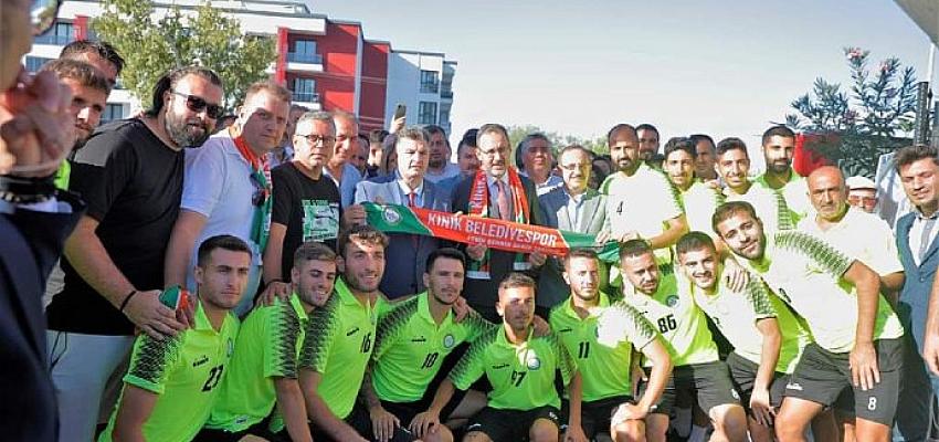 Kınık'a Kapalı Yüzme Havuzu ve 8 Halı Saha Yapılacak