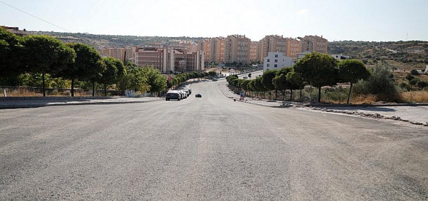 Mehmet Akif Ersoy Mahallesi’nde Sıcak Asfalt Serimi Tamamlanan Yol Yeniden Trafiğe Açıldı
