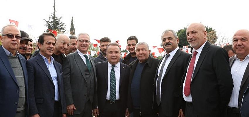 Antalya Hali'nde yeni sezon açıldı 