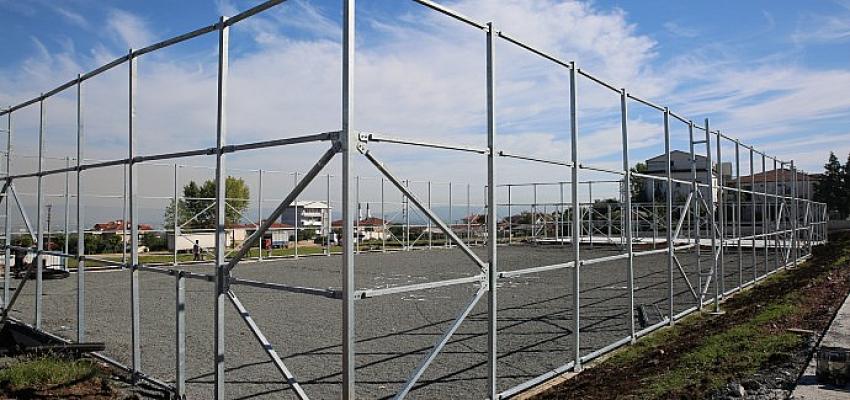 Şevkatiye Parkı'nda zemin betonları atıldı