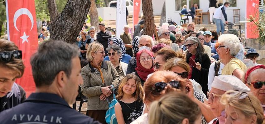 Kardeş Seseler Söyleşileri Cunda (Alibey) Adası Kültür Merkezi’nde Başlıyor