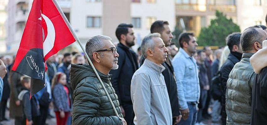 Buca’dan Ata'ya saygı duruşu