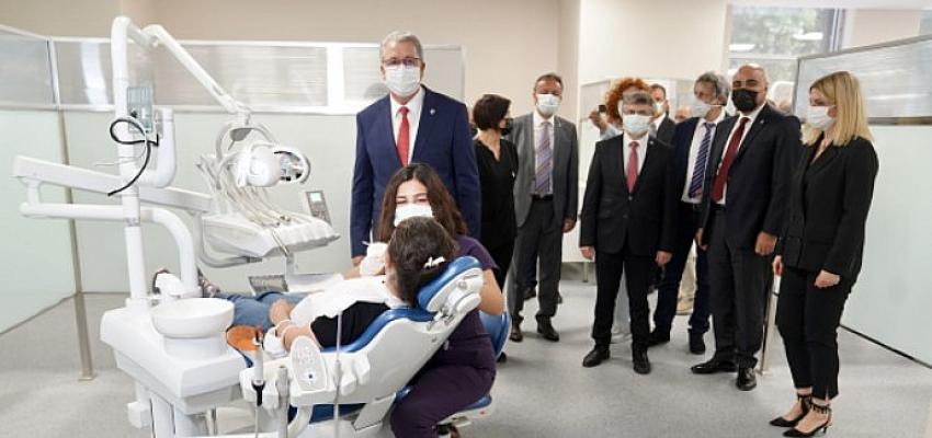Ege Üniversitesi Diş Hekimliği Fakültesi Türkiye birincisi