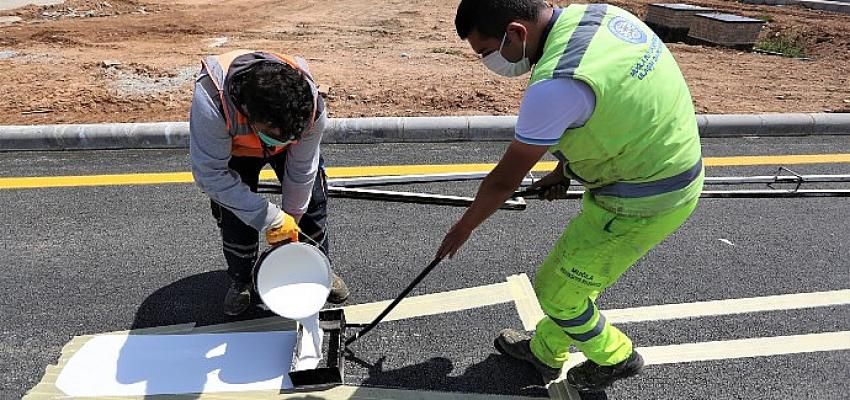 Muğla Büyükşehir’den 8 bin km yol çizgi çalışması