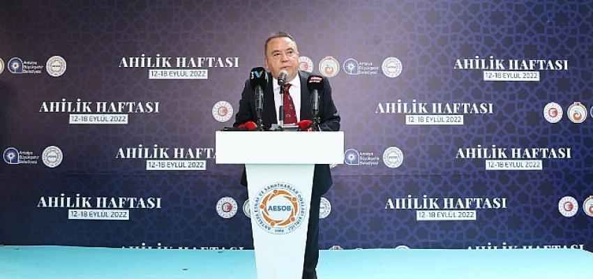 Başkan Böcek'ten esnafa Sobacılar Çarşısı müjdesi