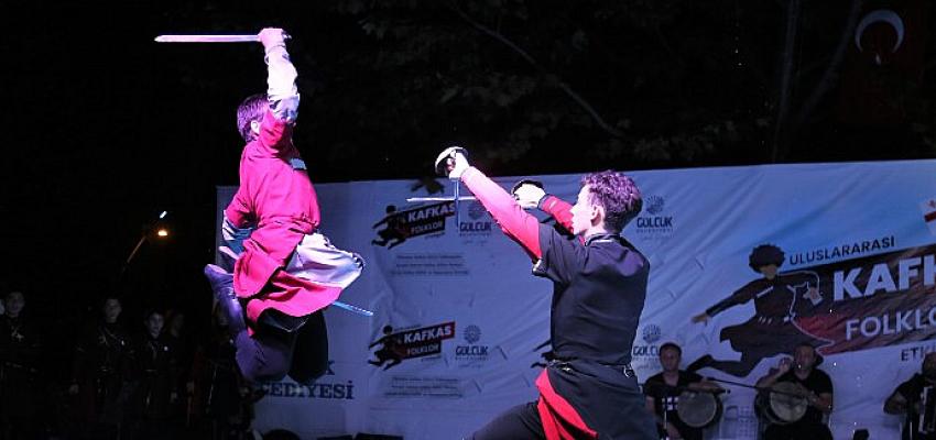 Gölcük Anıtpark'ta Kafkas Rüzgarı