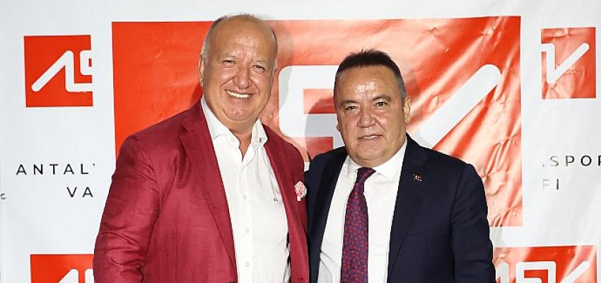 Başkan Böcek’e Antalyaspor Vakfı’ndan planlama teşekkürü 