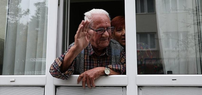 Emekli muallim Köstekli'ye anlamlı ziyaret