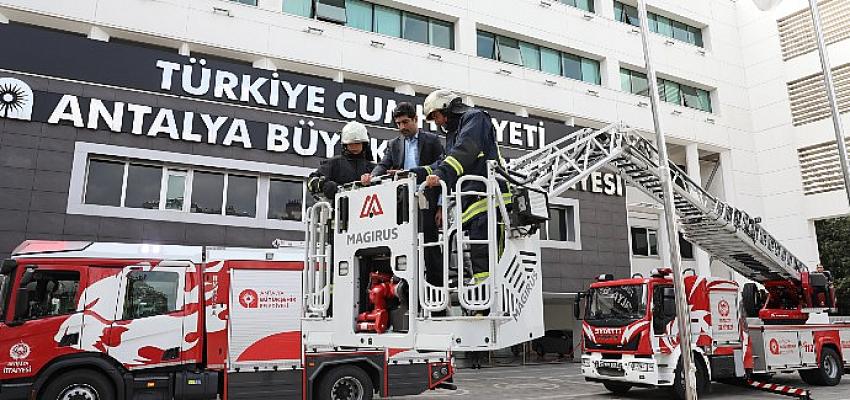 Antalya Büyükşehir Belediyesi'nde acil durum tatbikatı yapıldı