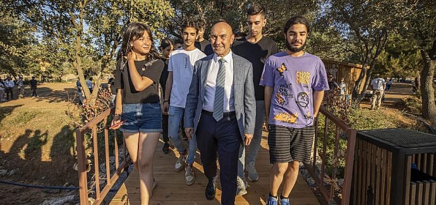 İzmir Büyükşehir binlerce gencin yüzünü güldürdü
