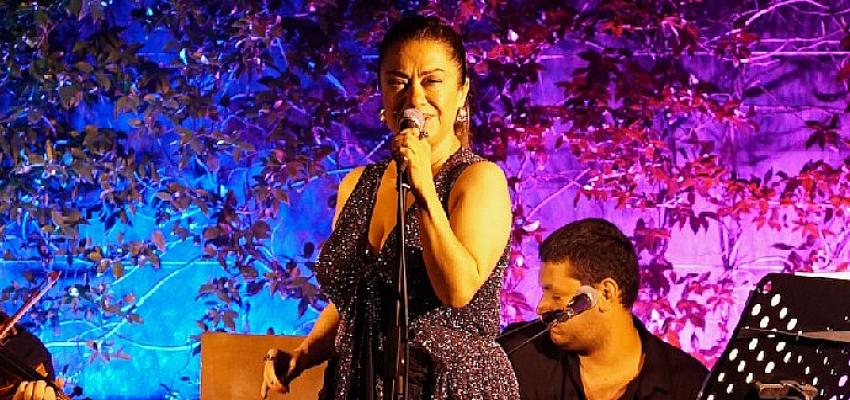 Marriott Şişli'de Nurcan Eren'le Canlı Müzik ve Özlenen Lezzetler